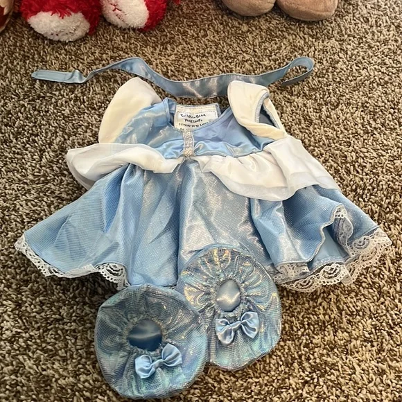 Set of three build-a-bears with outfits. - Picture 5 of 5